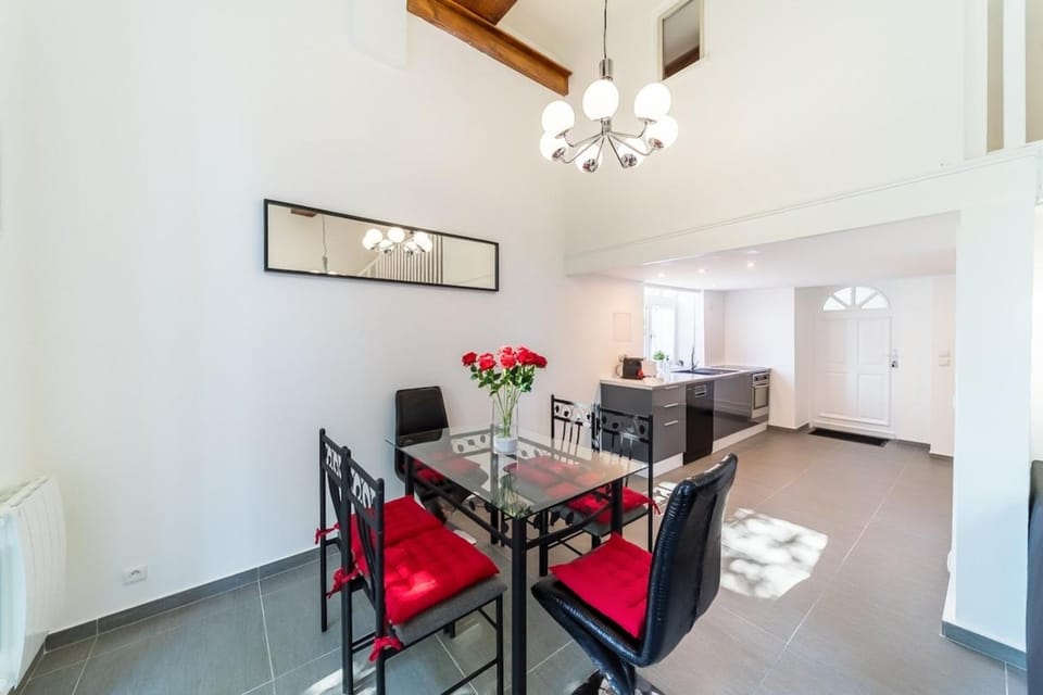 The charming Fleury 2 bedrooms Oullins Apartment in Lyon