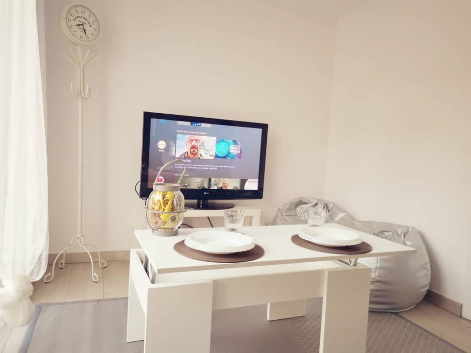 Communal lounge/ TV room, Living room