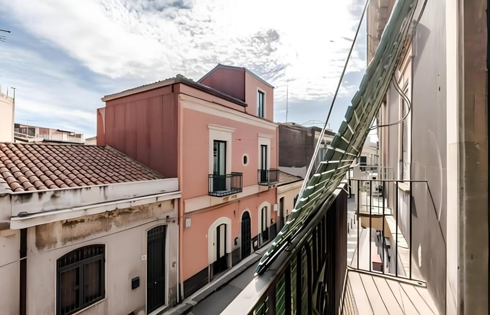 Property building, Day, View (from property/room), Balcony/Terrace, City view