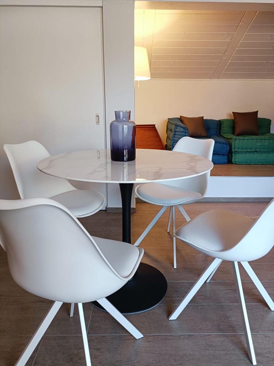 Seating area, Dining area