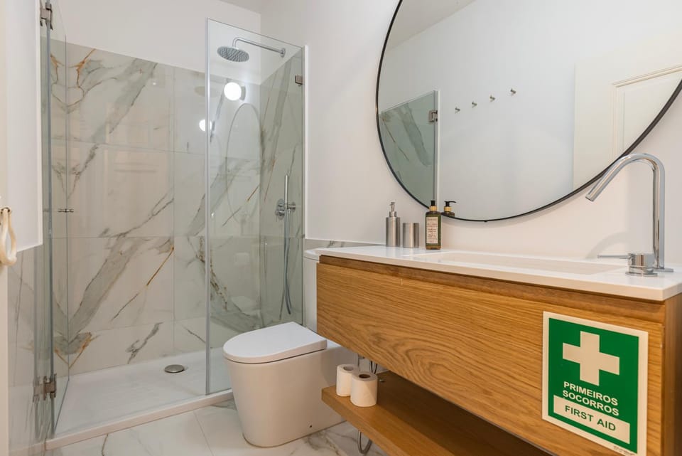 Shower, Bath