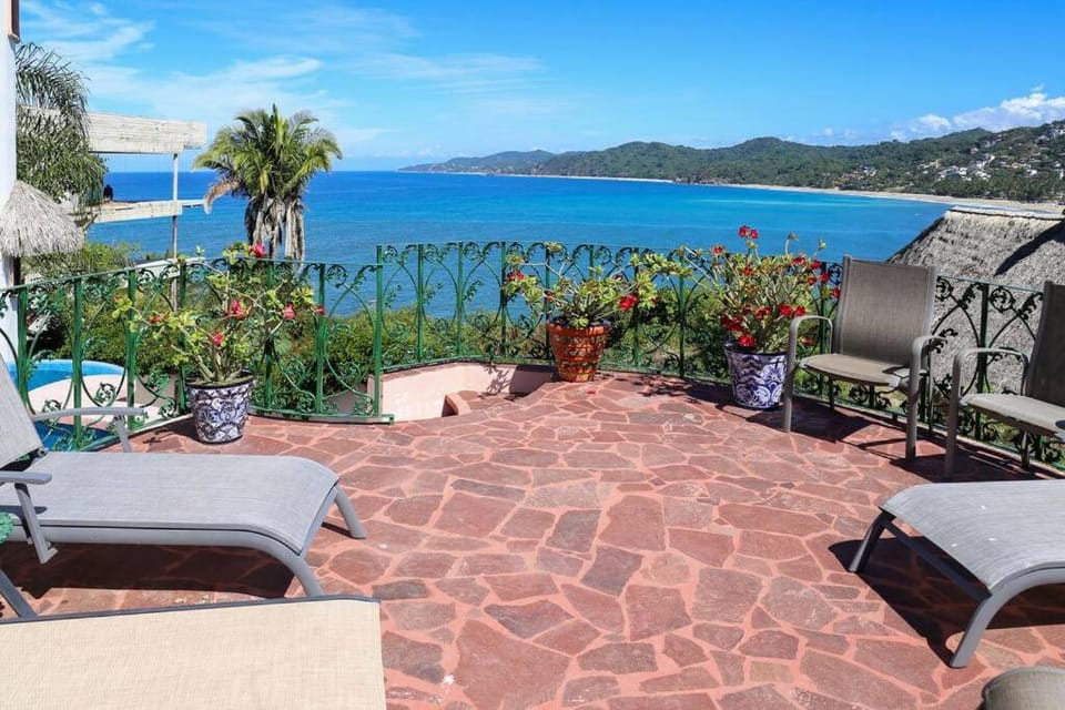 Balcony/Terrace, Pool view, Sea view