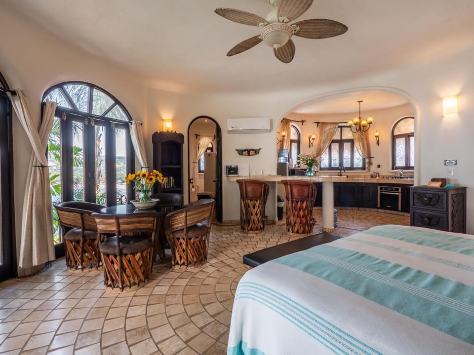Dining area, Bedroom, kitchen
