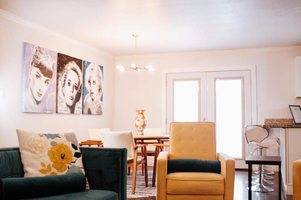 Living room, Dining area