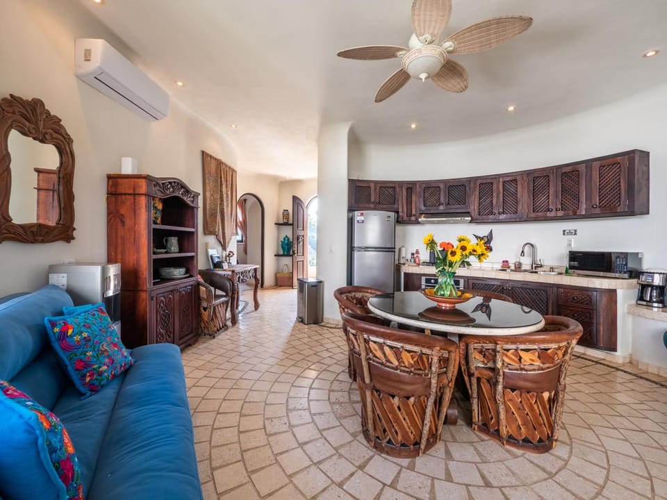 Kitchen or kitchenette, Living room, Dining area