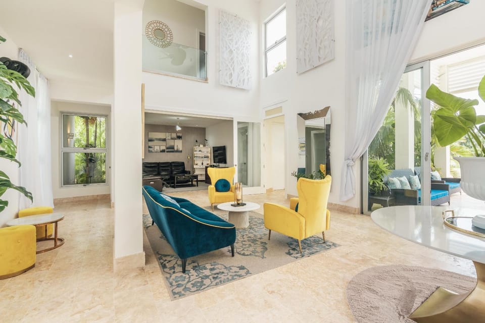 Luxury lakefront vacation paradise! Villa in Punta Cana