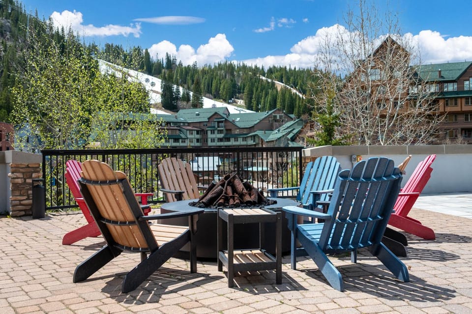 Patio, Mountain view, fireplace