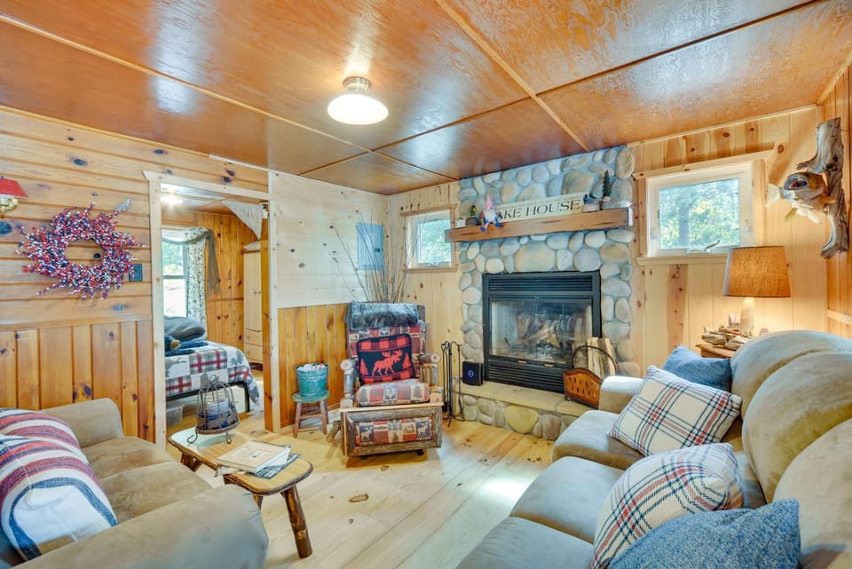 Pet-Friendly Waterfront Minong Cabin with Fire Pit Cabin in Wisconsin