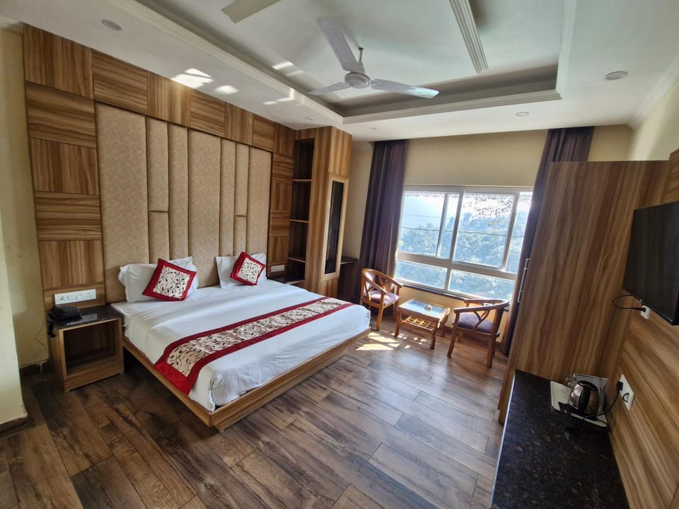 Bed, TV and multimedia, Photo of the whole room, Bedroom, wardrobe