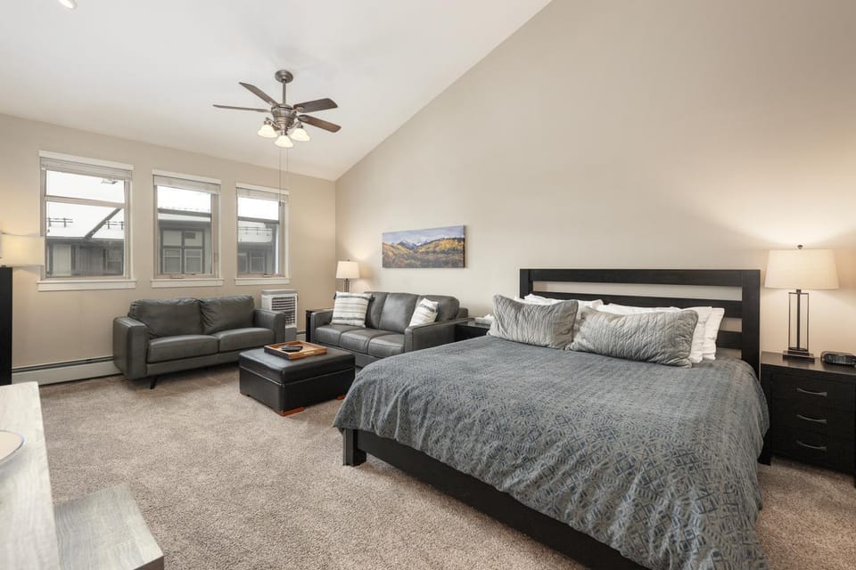 Living room, Bedroom