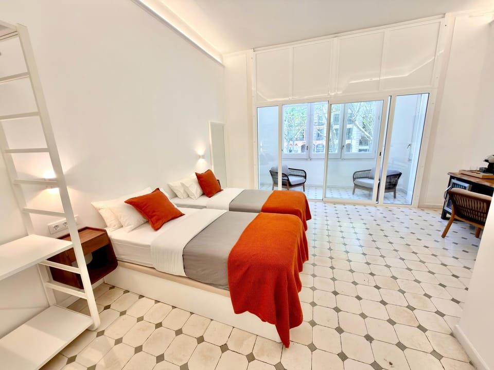 Bed, Photo of the whole room