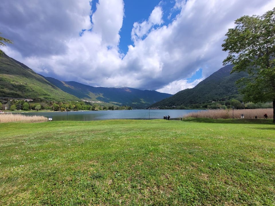 Nearby landmark, Natural landscape, Lake view