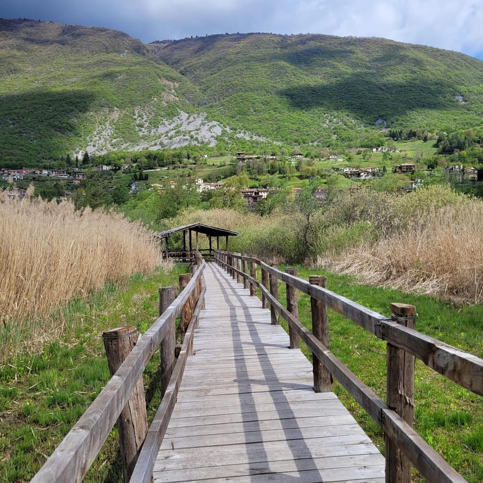 Nearby landmark, Natural landscape, Mountain view