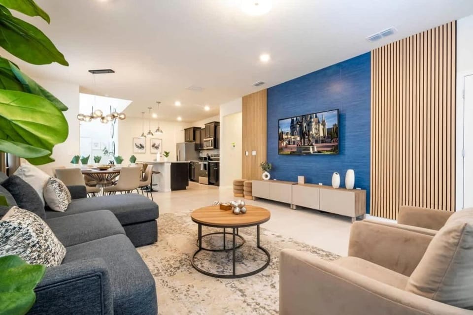 Gorgeous 6Bd w Pool Game Room at Windsor Island 4450 Villa in Four Corners