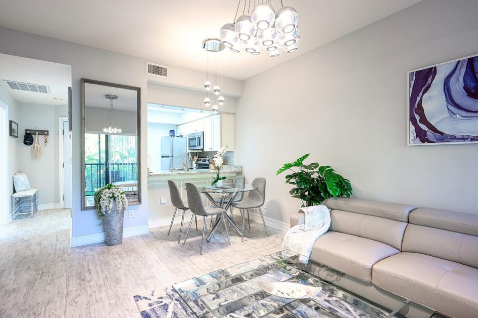 World Tennis Club 726 Tennis Swimming Pool Close to Beach and Restaurants Apartment in Collier County