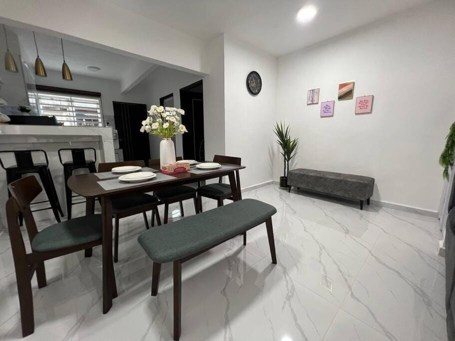 Modern HS Sweet Homestay Kuantan House in Pahang, Malaysia