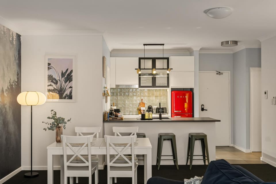 Dining area, kitchen