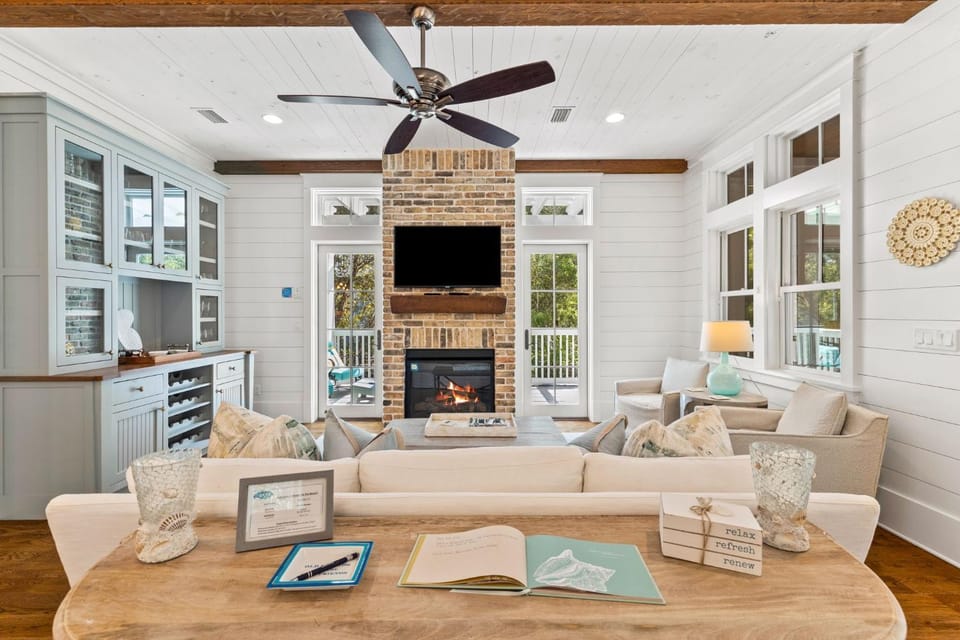 Better By The Beach - 164 Red Cedar Way House in Seaside