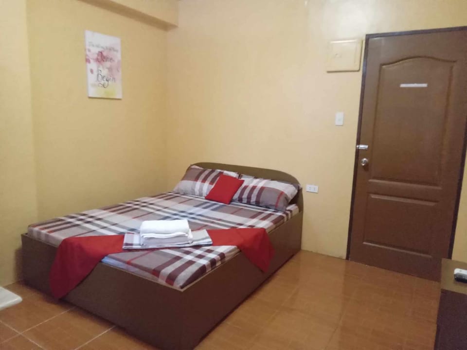 JAZ-M Pensionhouse Hotel in Tagbilaran City
