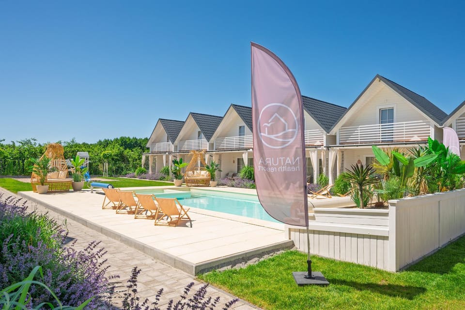 Property building, Swimming pool