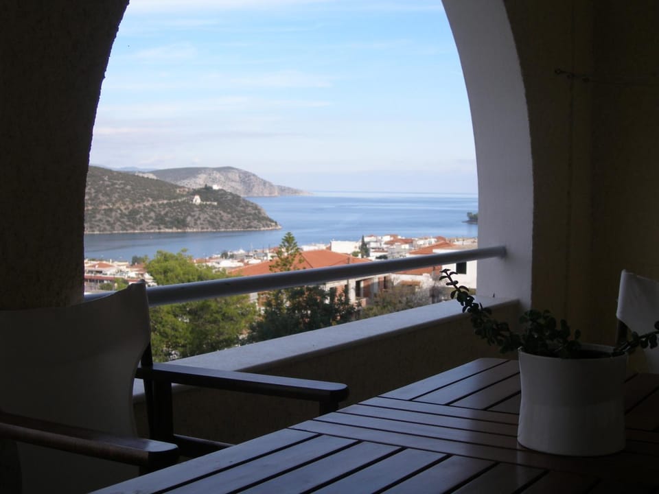 City view, Mountain view, Sea view