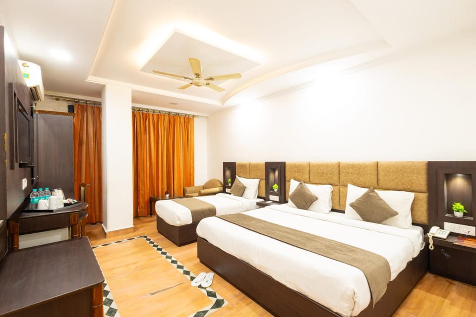 Photo of the whole room, Bedroom, air conditioner