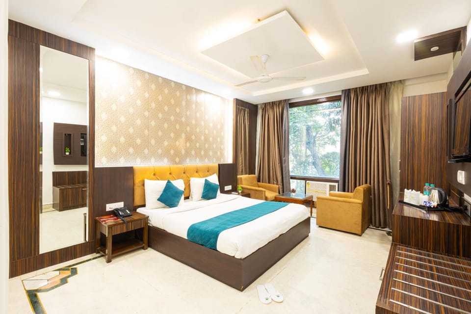 View (from property/room), Photo of the whole room, Bedroom