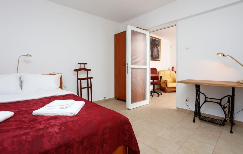 Bed, Bedroom, wardrobe