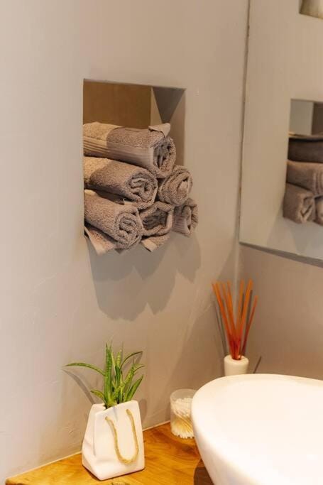 Bathroom, towels