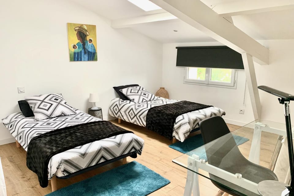 Bed, Bedroom