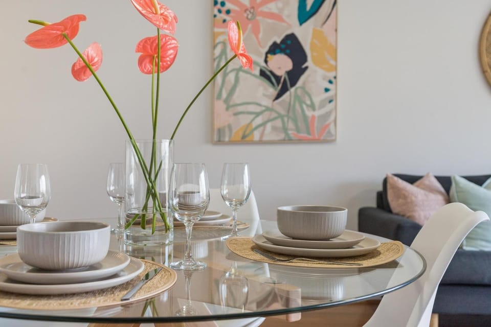 Living room, Dining area, Food
