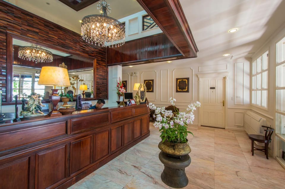 Lobby or reception, Decorative detail
