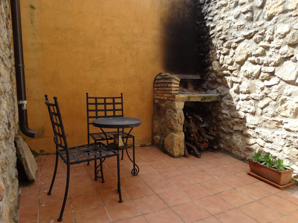 Patio, BBQ facilities, Balcony/Terrace