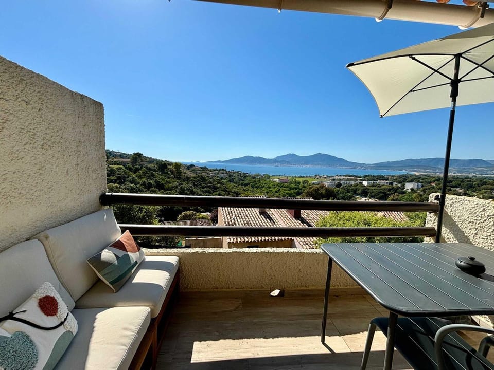 Patio, Day, View (from property/room), Balcony/Terrace, Dining area, Mountain view, Sea view