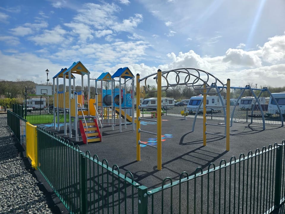 Light and Airy 2 Bedroom Mobile Home Apartment in Aberystwyth