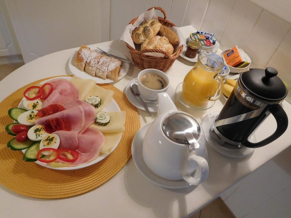 Food close-up, Breakfast, Continental breakfast