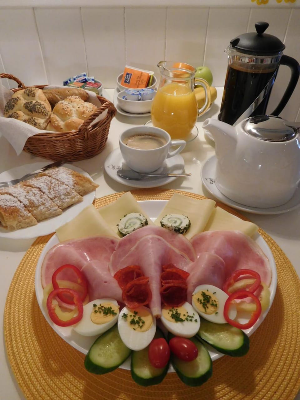 Food close-up, Breakfast, Continental breakfast
