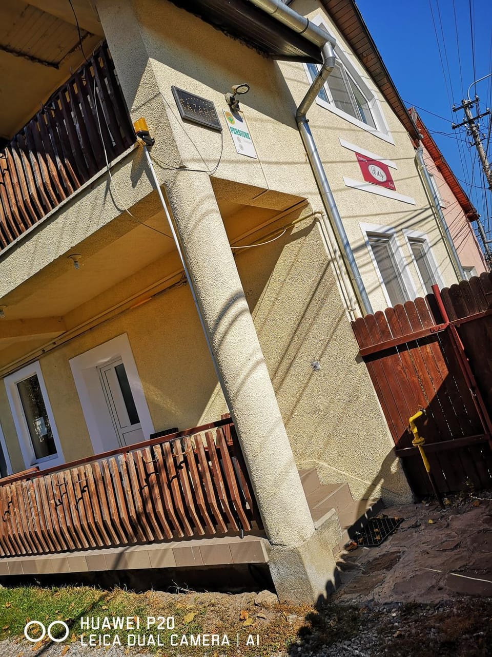Facade/entrance