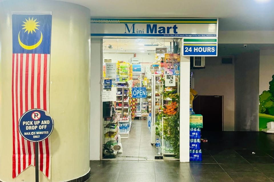 Neighbourhood, On-site shops, Food and drinks, Supermarket/grocery shop, Shopping Area