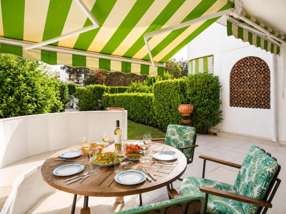 Garden, Dining area, Garden view