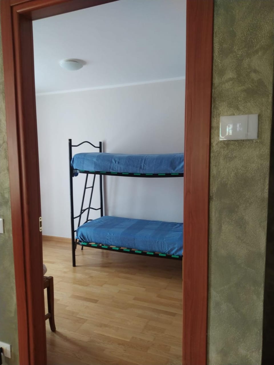 Bed, Photo of the whole room, Bedroom, bunk bed