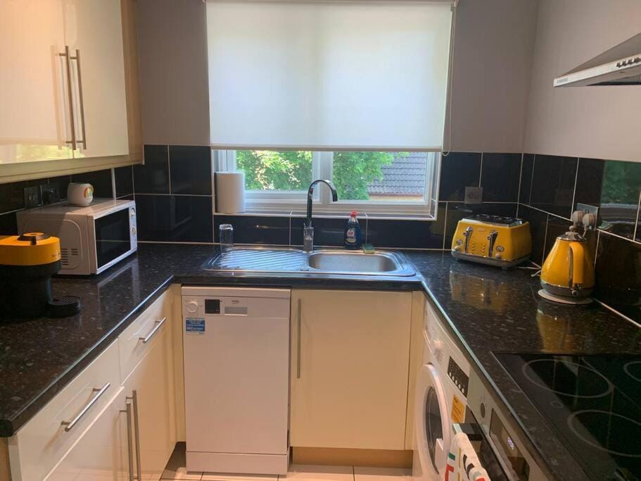 Cosy one bed flat free parking Apartment in Guildford