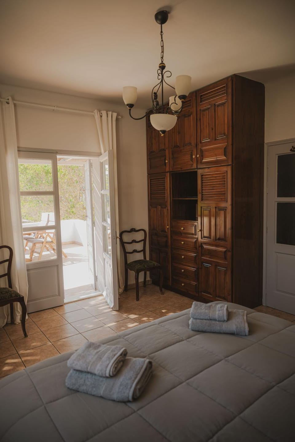 Island Home Apartment in Poros
