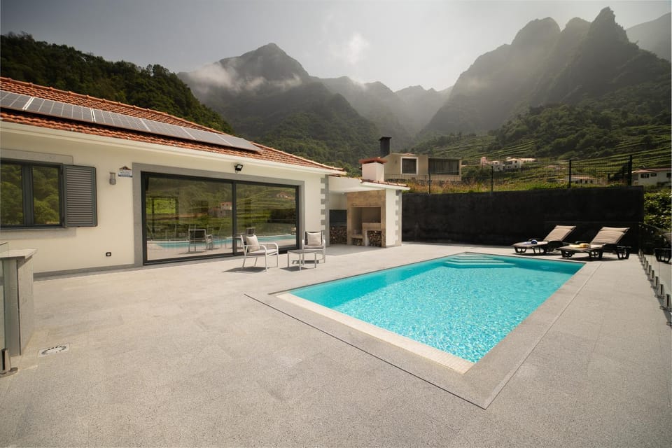 Casa Avô da Pedra, By OP House in Madeira District
