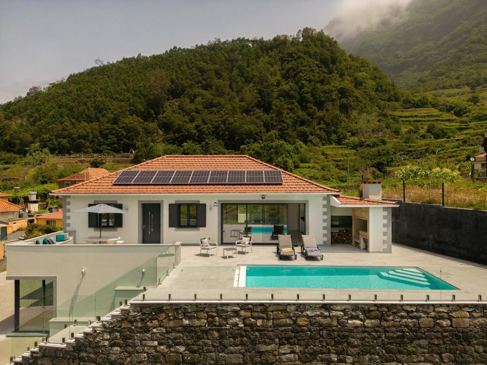 Casa Avô da Pedra, By OP House in Madeira District