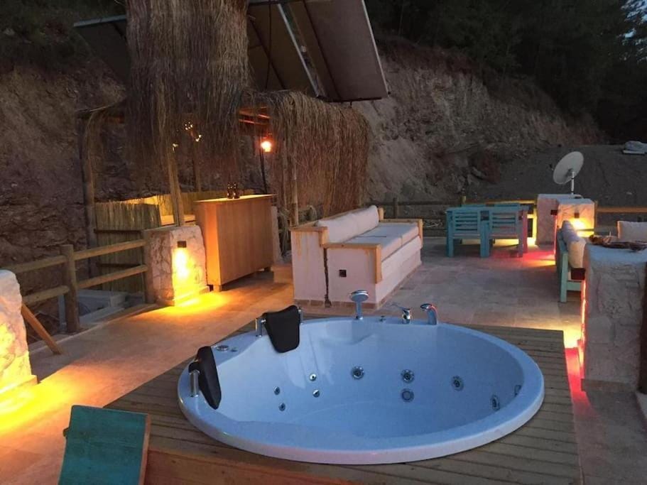 Hot Tub, Balcony/Terrace