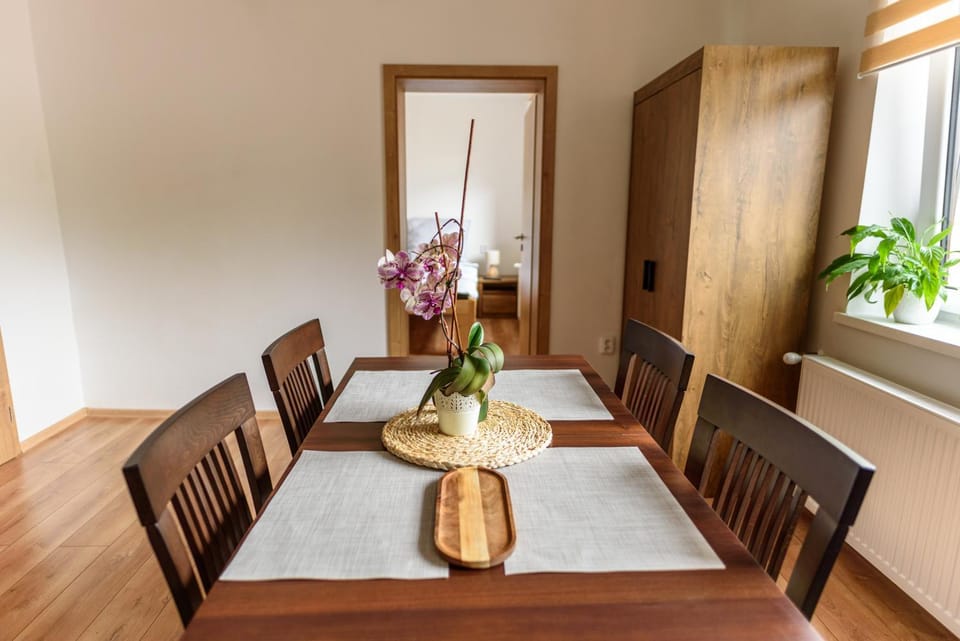Living room, Seating area, Dining area, wardrobe