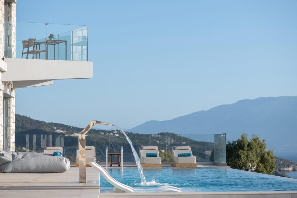 Day, Natural landscape, Mountain view, Pool view, Swimming pool, sunbed