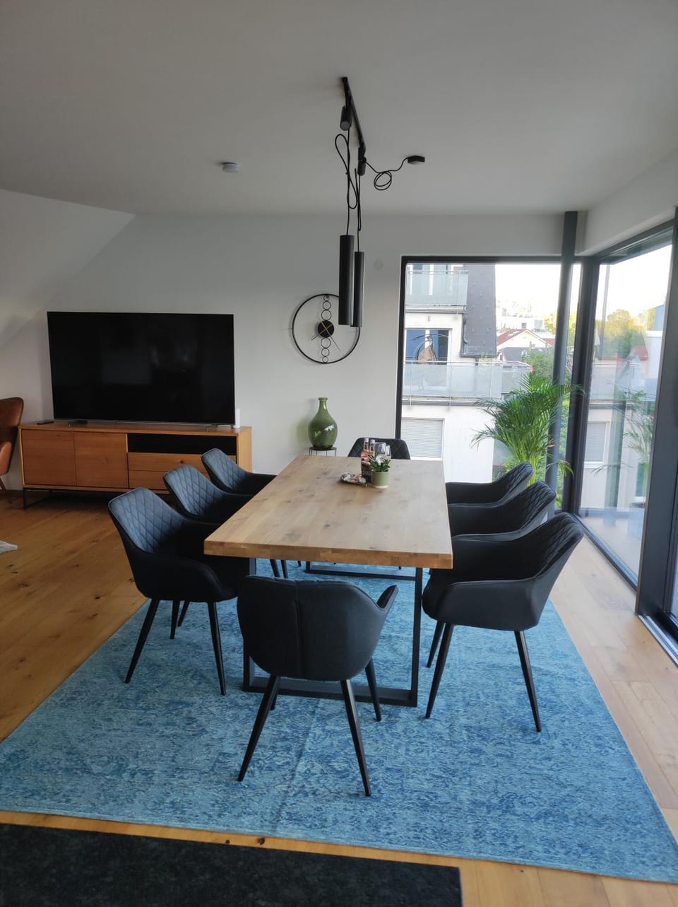 TV and multimedia, Living room, Dining area