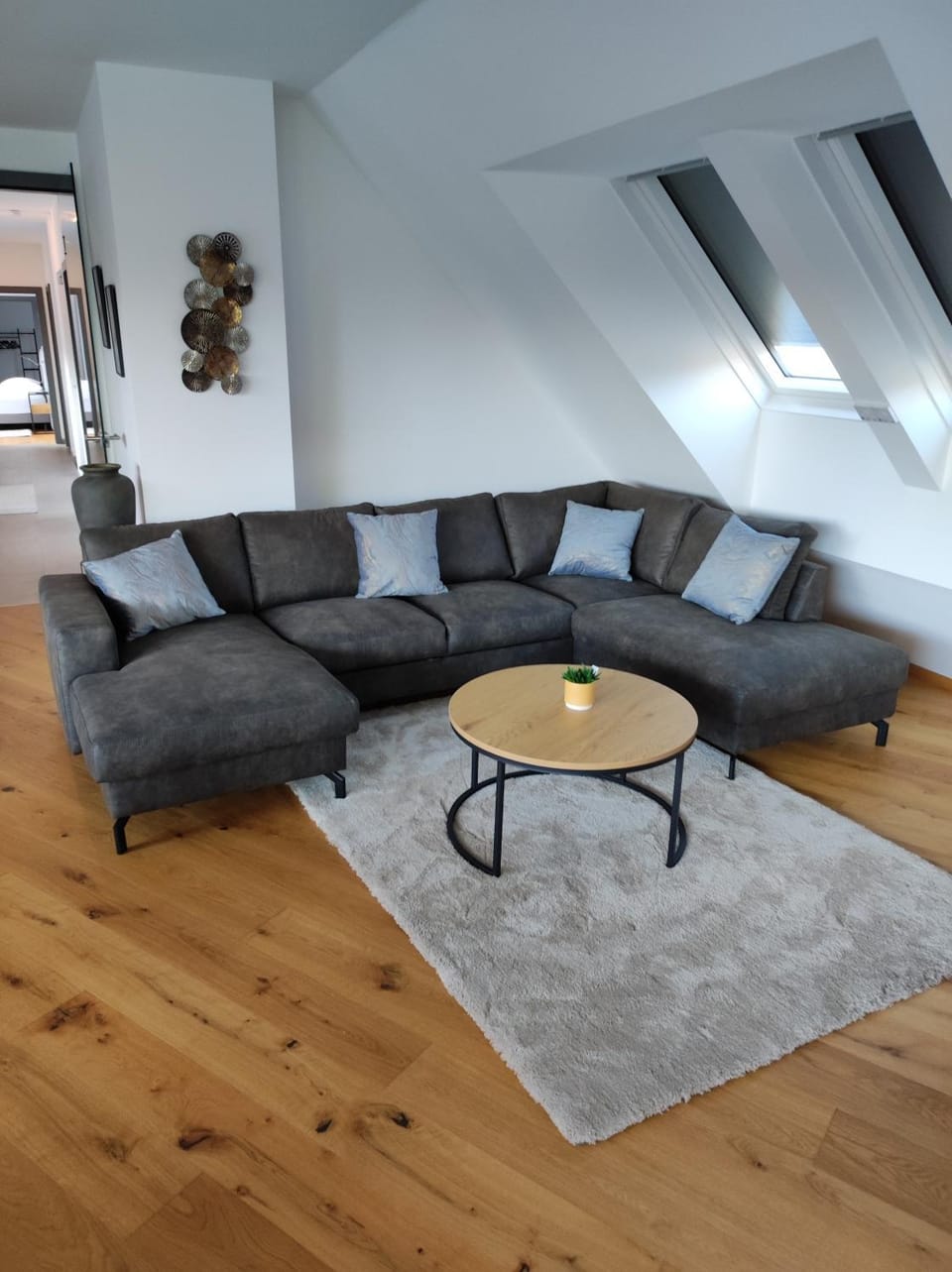 Living room, Seating area